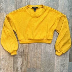 5/$25 📦 Ribbed puff sleeve crop sweater in mustard